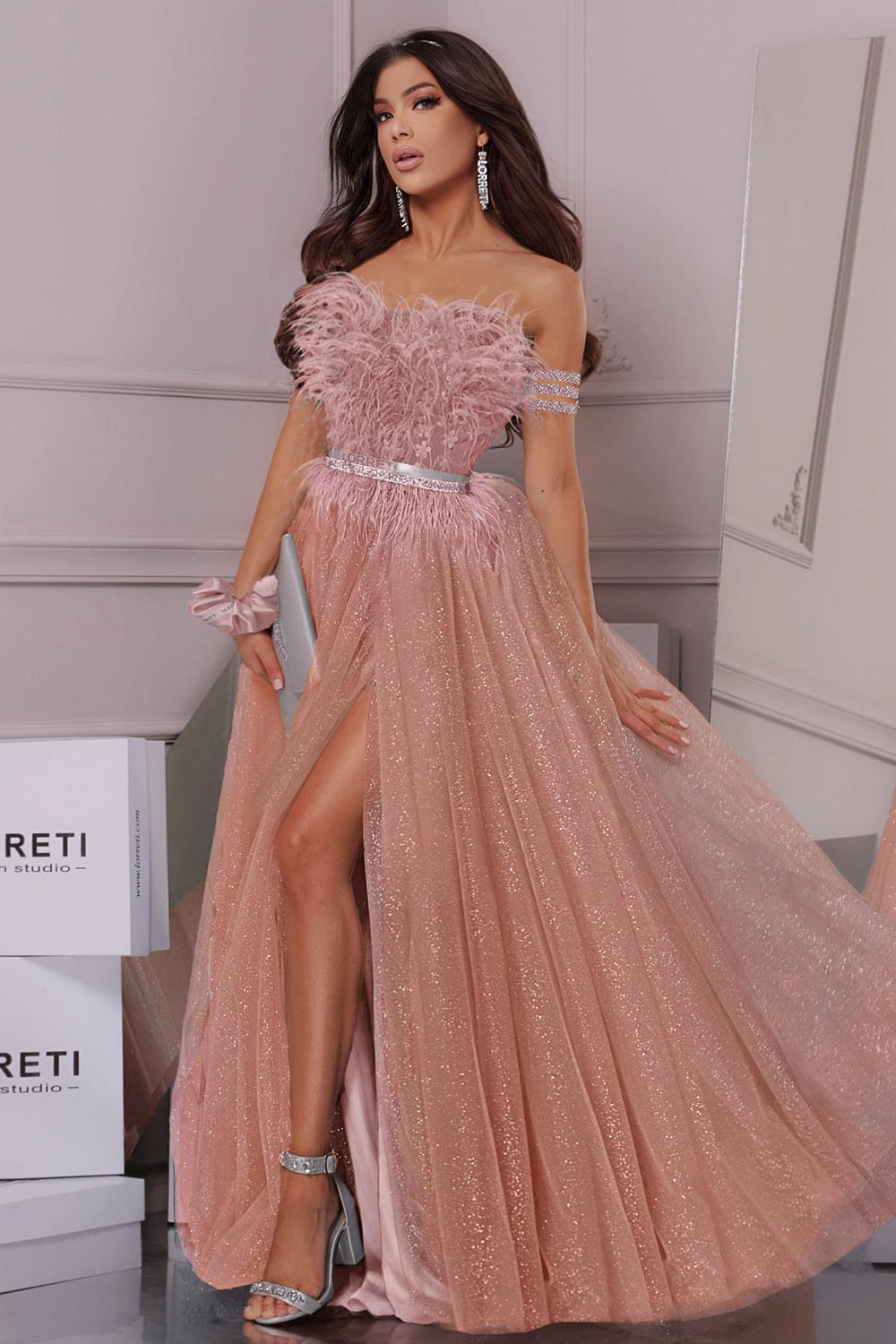 MAXI CONJUNTO TOP CON FALDA PENELOPE PLUMAS BROCADO DE TUL POLVO ROSA