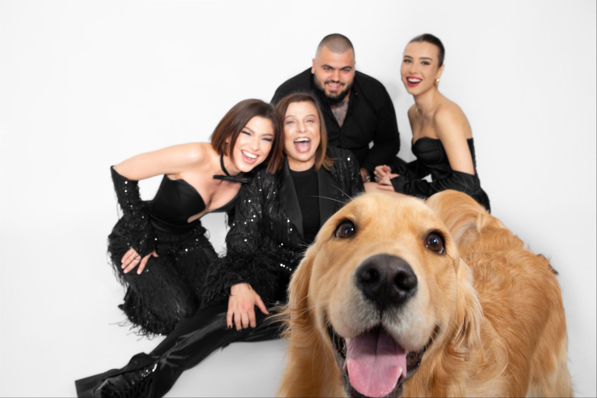 MAXI BLAZER AND PANTS SET AMANDA SEQUIN FEATHERS BLACK