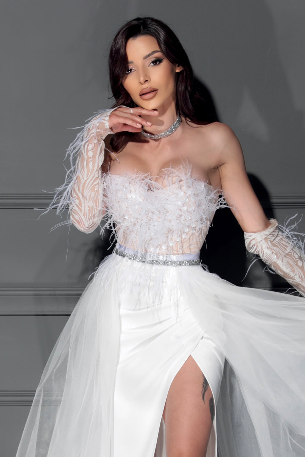 GLOVES GLITTER LACE FEATHERS WHITE