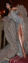 МAXI VESTITO E MANTELLO ANDROMEDA PAILLETTES BROCCATO DI TULLE PLATEADO CON NUDE
