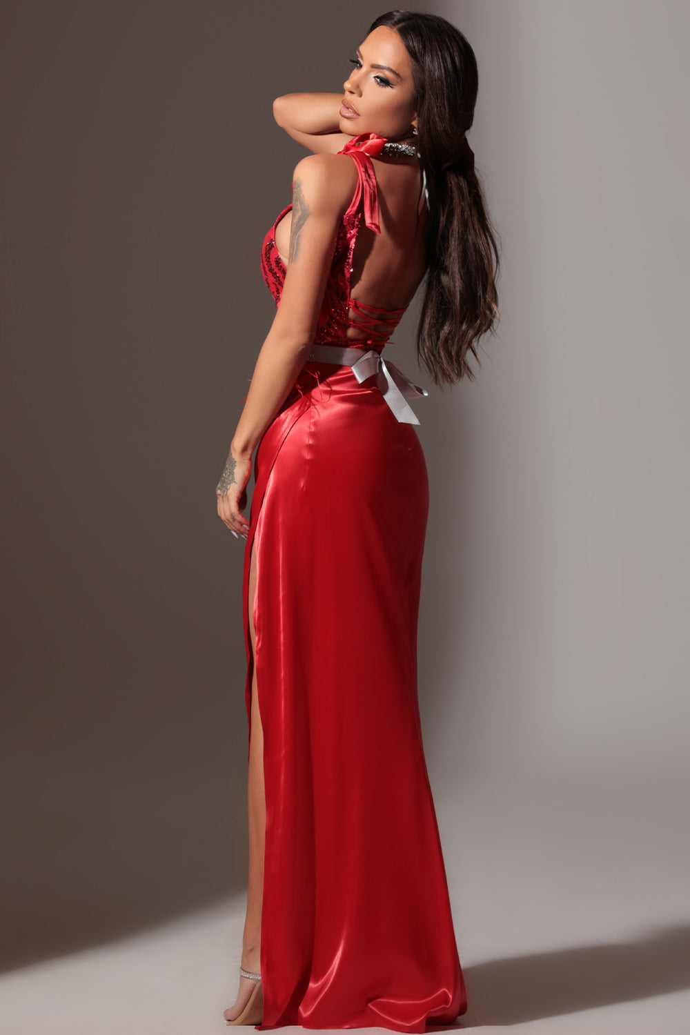 MAXI VESTIDO BIANCA ЕNCAJE SATÍN ROJO