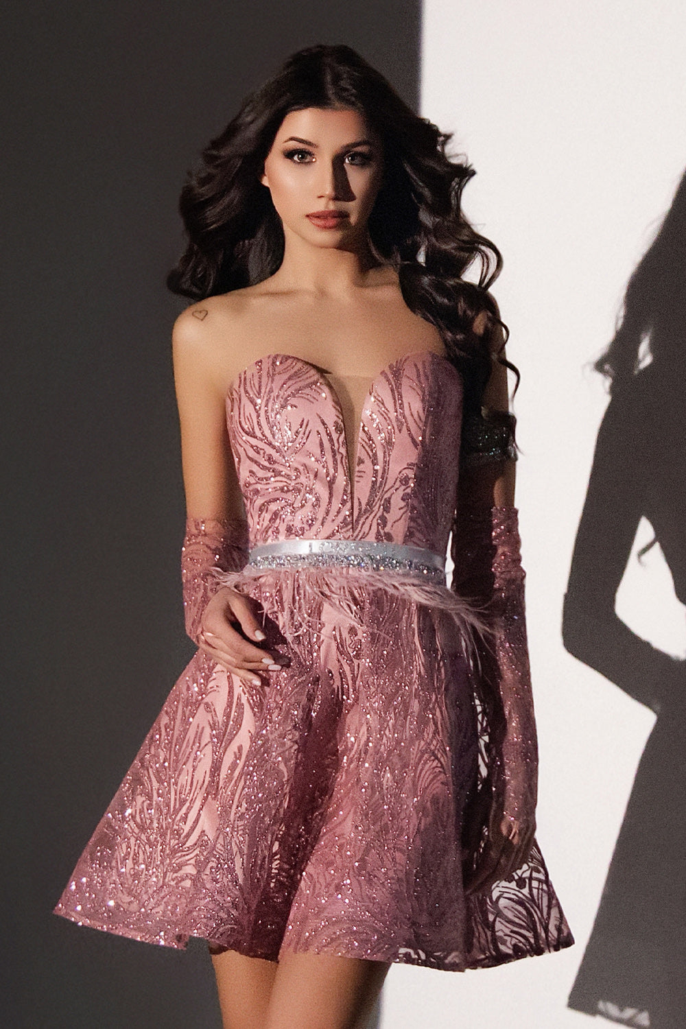 MINI CONJUNTO TOP CON FALDA IZZY ЕNCAJE BRILLANTE POLVO ROSA