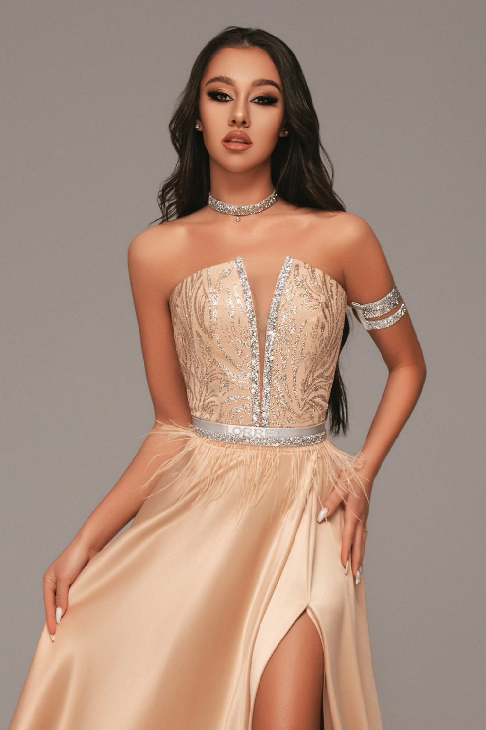 MAXI CONJUNTO TOP CON FALDA KATALINA ЕNCAJE BRILLANTE PEDRERÍA SATÍN DORADO