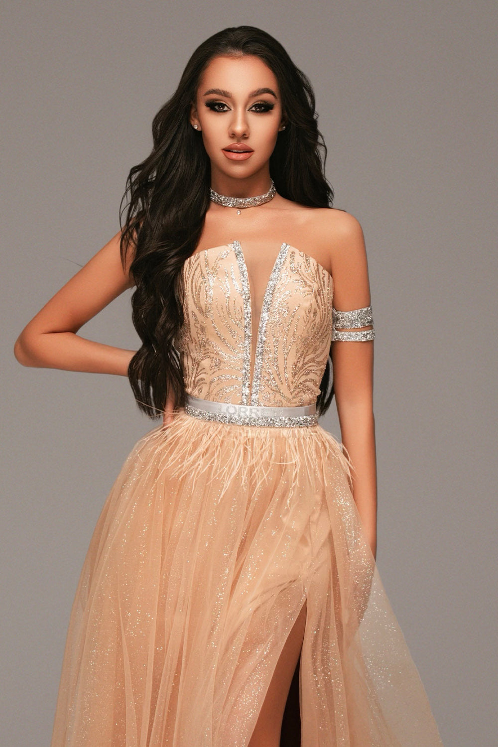 MAXI CONJUNTO TOP CON FALDA TIANA ЕNCAJE BRILLANTE PEDRERÍA BROCADO DE TUL DORADO