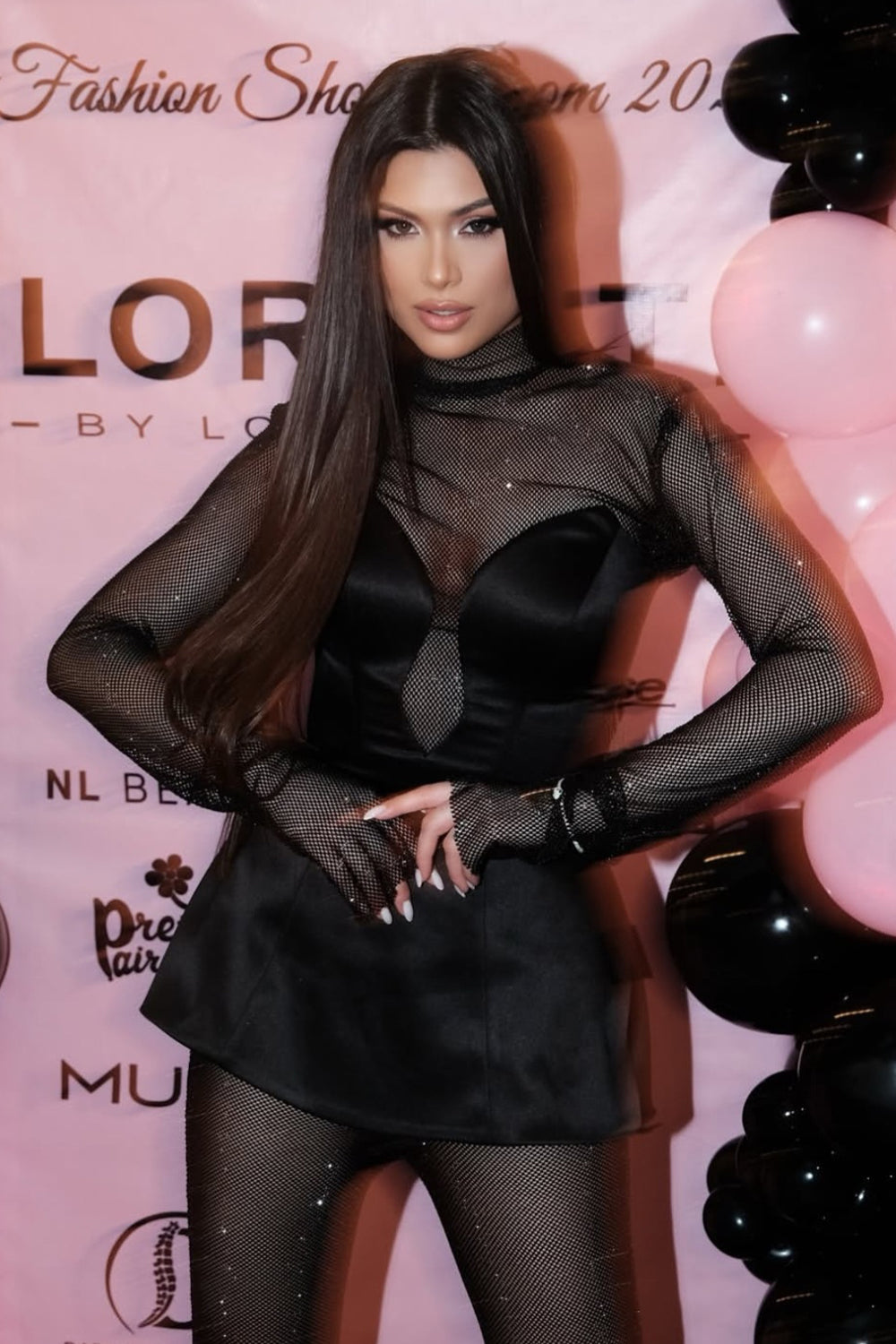 ДЪЛЪГ СЕТ ТОП С ПАНТАЛОН BRONTE КАМЪНИ САТЕН ЧЕРЕН