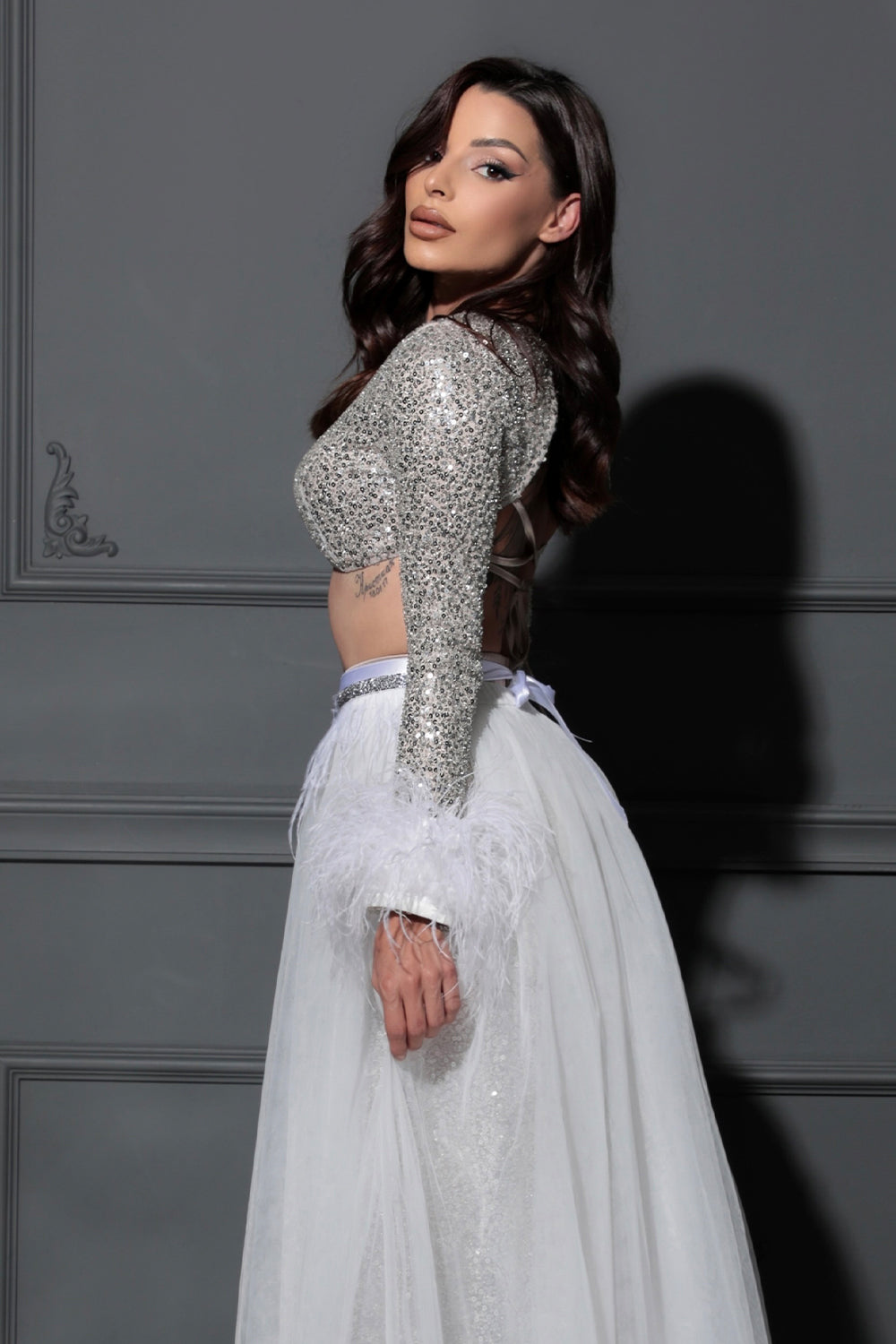 MAXI SKIRT AND CROP TOP SET AXENIA SEQUIN FEATHERS SILVER AND WHITE