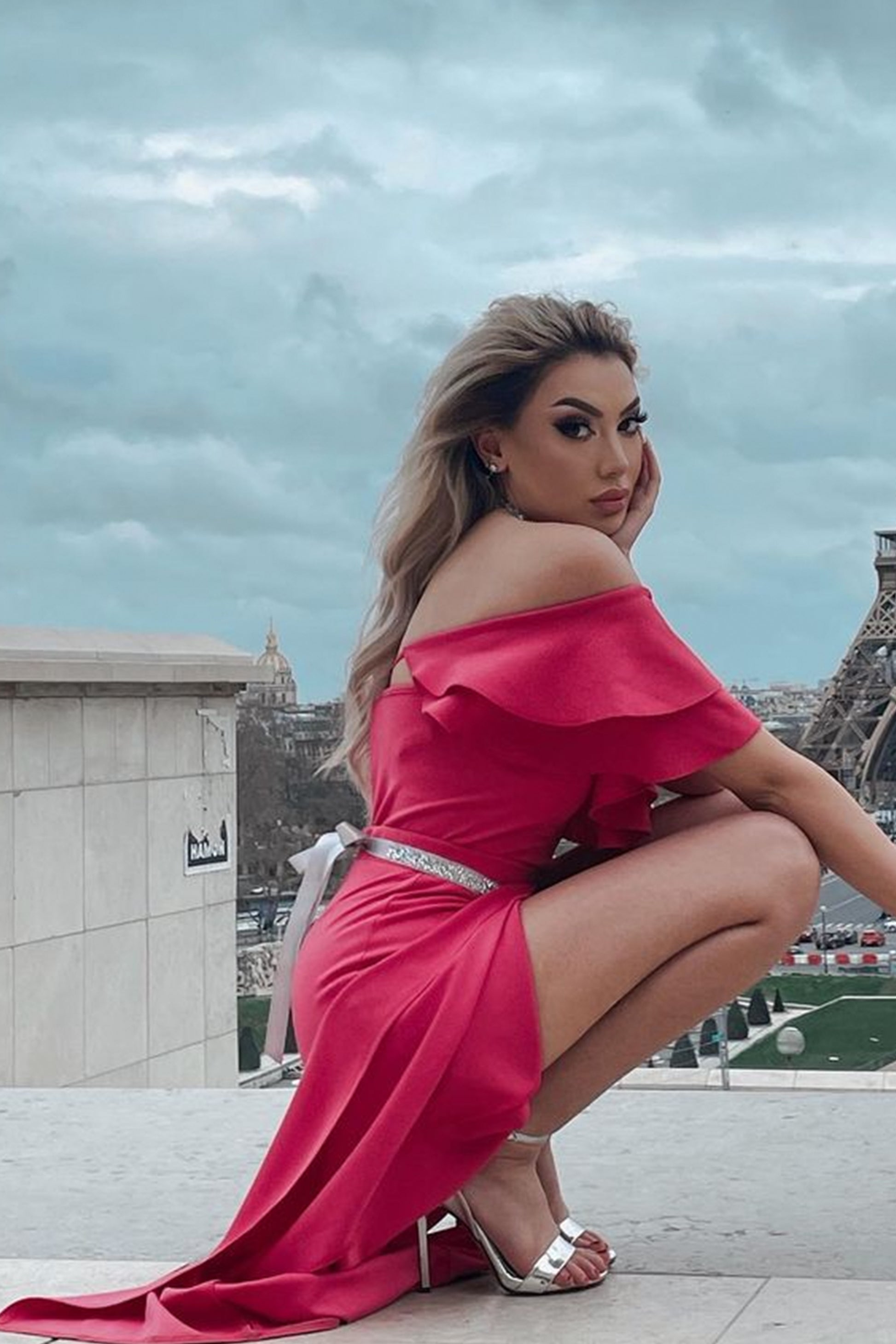 ДЪЛГА РОКЛЯ MADELYN ТРИКО ЯРКО РОЗОВ