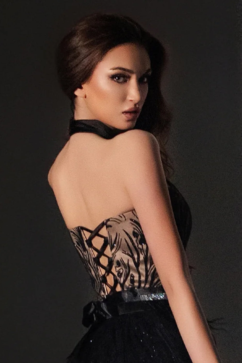 ТОП NIKKIE ДАНТЕЛА ГЛИТЕР ЧЕРЕН С НЮД