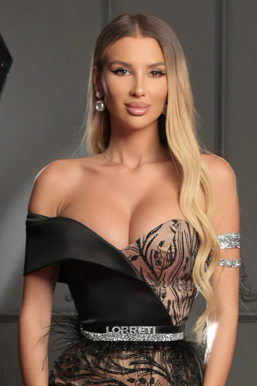 ТОП ALEXIA ДАНТЕЛА ГЛИТЕР САТЕН ЧЕРЕН С НЮД